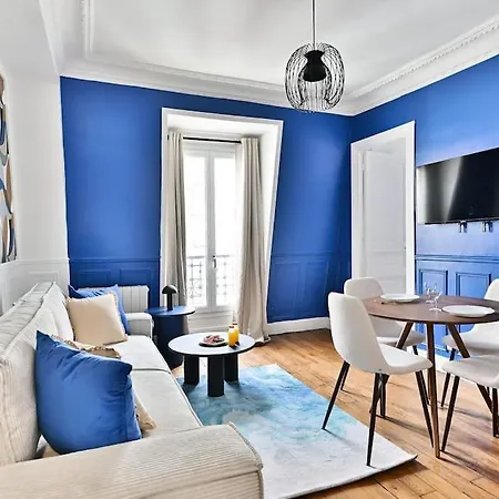 Daire Paisible Centre De - Bleu *