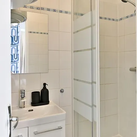 Daire Paisible Centre De - Bleu *